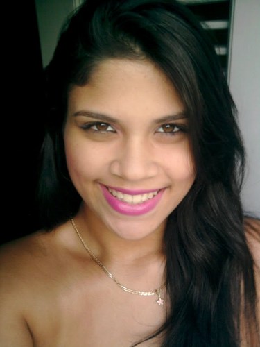 dÊ valor as pessoas enquanto elas estão por perto, pois saudades nao sera o motivo suficiente para que elas voltem! (:  ♥