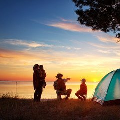 日本全国を巡った思い出と、そこで出会った人やモノ。美味しいモノのお話です。