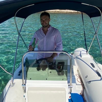 Escan2Rom1's profile picture. ex CentraleSupelec Paris ; EM Lyon ; M2 Droit des affaires UPVD ; LLM International Commercial Law, Aberystwyth University 🎓