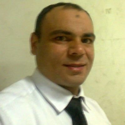انسان بسيط احب الجميع اعشق المرح والضحك