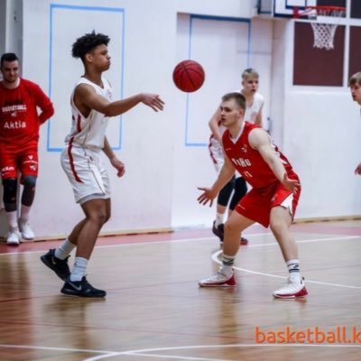 6’8 F 🏀🇫🇮