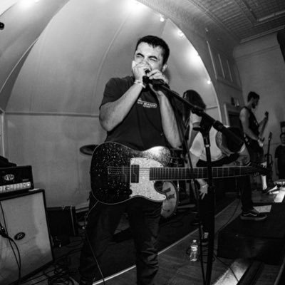 25 • Metalcore Pianist • Guitar in @deadawakeIL