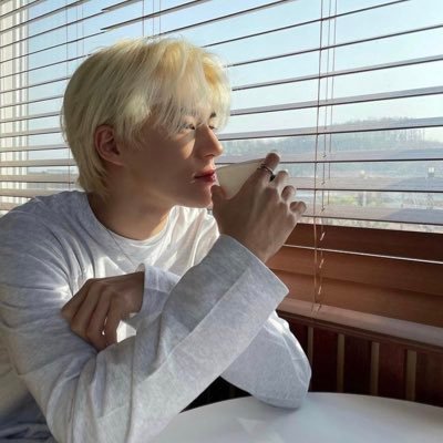 fatima_pinksun's profile picture. 