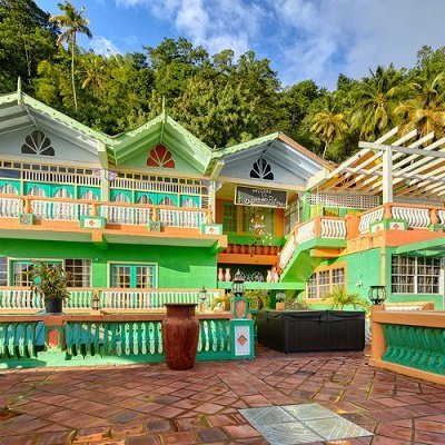 We are located in Soufriere,Upper Palmiste area SAINT LUCIA WEST INDIES.Villa Des Pitóns is heaven on a hill. See you soon!!