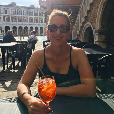 strickaholic's profile picture. strickende Archäologin, auf dem Balkon oder irgendeinem Feld/Provinzkaff zu finden./ knitting archaeologist, on the balcony or in the field
#amtsarchaeologin