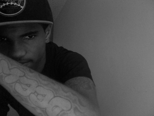 U GOT DAM RIGHT IM FEELING MYSELF IM 18 LIVIN LAVISH ENJOYIN MY WEALTH