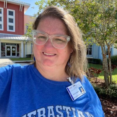 Teacher Aide 🧩, Football & Lacrosse Mom🏈🥍, 💛Jesus, 💙🦈 GO SHARKS