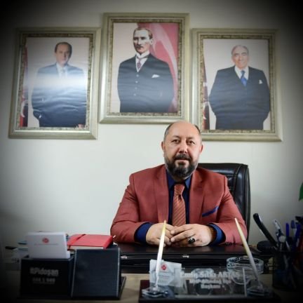 #MHP ALTINDAĞ İLÇE BAŞKANI 

Lider, Teşkilat, Doktirin emirlerinden taviz vermeden,
Altındağ' da doğup büyüyen,
12 yaşından beri Altındağ'da  MHP 'li