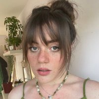 bug (@beaarobson) 's Twitter Profile
