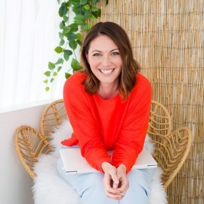 UK female voiceover
Cool, husky, modern
Work daily from own broadcast quality studio
Sponsorship & Promotion station voice for The Hits Radio Network