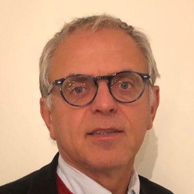 Bestuursvoorzitter Nederlandse Vereniging voor Beeldende Therapie, (zee)zeiler.