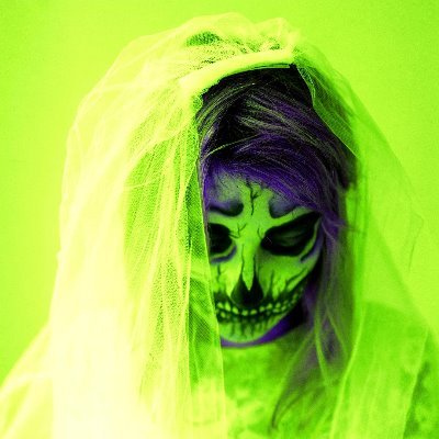 Alternative solo artist. Horror lover. Featured in some spooky films 🩸🎥
https://t.co/rDgRF6eePv