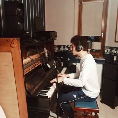 ItsWhatsnext's profile picture. the Band What's Next!