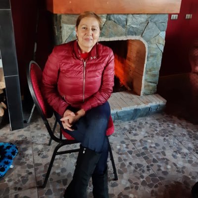 Soy secretaria administrativa, luchadora, justa y romántica amo la lectura, la música el mar y el aire libre