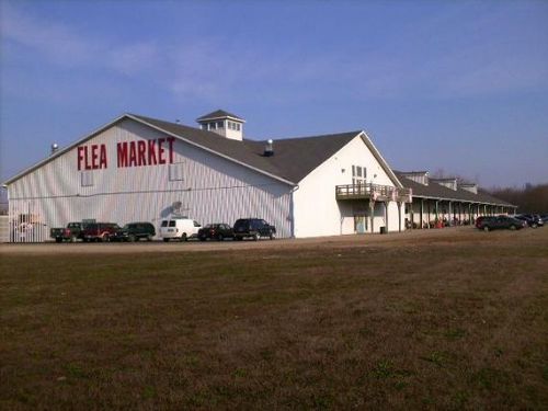 DALEVILLE HAS THE BEST FLEA MARKET AROUND. IT IS CLEAN AND A WONDERFUL PLACE TO COME OUT AND ENJOY MUSIC, EAT GREAT FOOD & CHECK OUT THE GREAT DEALS
