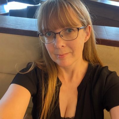 julierice1977's profile picture. 