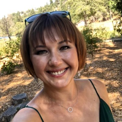 She/Her | Sr. Program Manager, BlizzCon at Blizzard Entertainment. ENFJ. Tweets are my own, not my employer's.
