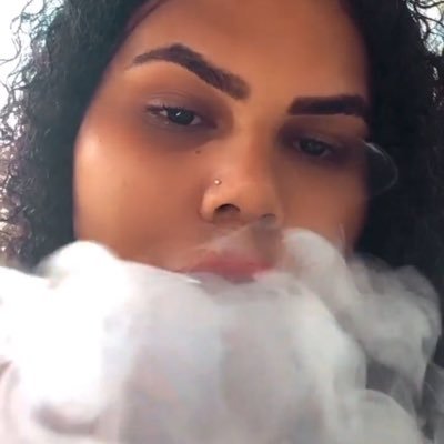 vitoria15660679's profile picture. 🔥 @vitoria.oliveira70 , vinte e cinco,boa de querer bem. Filha de Nega Katia 🤍