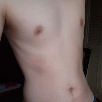 JOVEN PAN SINGLE 😎
Pajero y morboso 🤤🥵
Activo 22 años, 15 cm