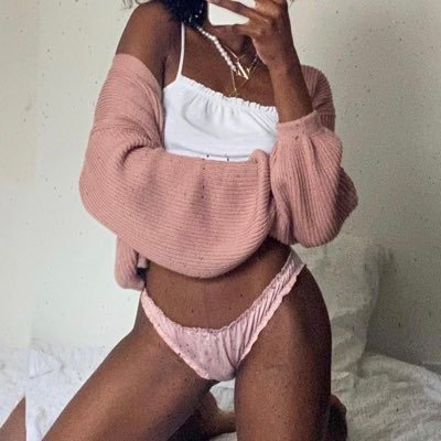 yslskinny2's profile picture. Bella • BL/kpop/hf twt 🫧 back up @yslskinny2_
