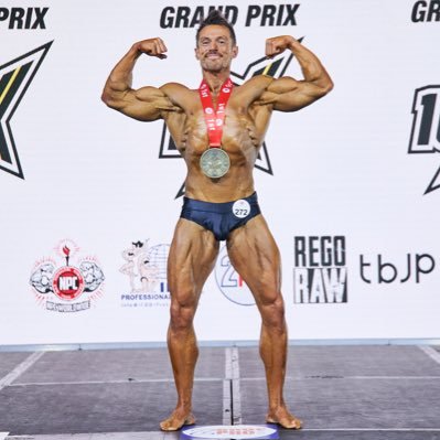 Chief Petty Officer Her Majestys Royal Navy. IFBB/NPC 2BROS Masters Classic Physique Champion @10xathleticusa Athlete Steve10X https://t.co/bnmyuHRpGu