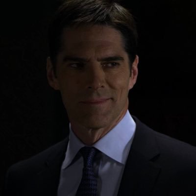 posting daily pictures and gifs of aaron hotchner admin’s account: @funeralgrays