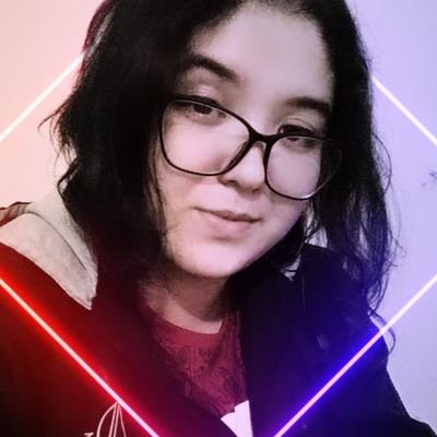 Front end há uns anos, mãe de pet e planta, amante de leituras diversas, em constante mudança, afinal, a vida é fluída.