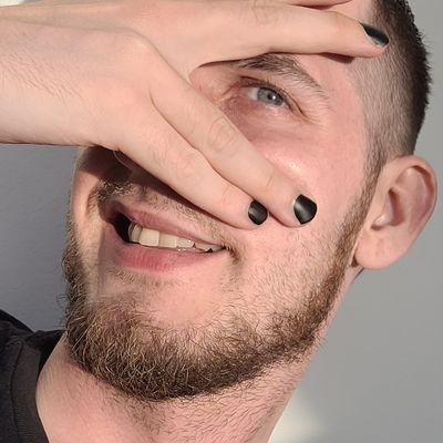He/him | Songlyrics📜🎵, Gamingstuff 🎮 (vorw. Nintendo📺),
#BEYOUrself
❤💛💚💙💜. Mit Glitzer drauf geht's eigentlich.