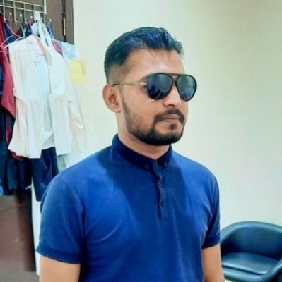 ⚘sar se lekr pav tak..🌷sari kahani yaad h..💞aaj bhi wo shkas mujhko ..💞muh jubani yaad h..⚘