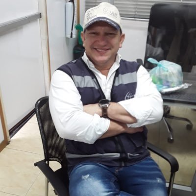 From Barranquilla, Colombia, Supervisor Portuario In a Private Company - went to Universidad del Atlántico, Hincha de Junior tu Papa!. likes Music & books.