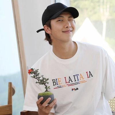 victory150505's profile picture. Teamwork makes the dream work



• fan account •