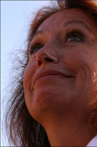 JoseMientjes's profile picture. I love life. Its mystery, the selfhealing powers of our body and our  voice fascinate me! http://t.co/WM2I4mOOCl, trainer in yoga, meditation & voice