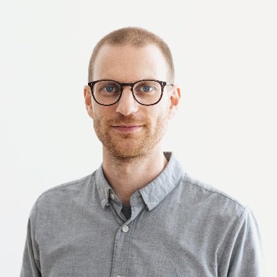 Graphic Designer. Austrian. Co-founder of https://t.co/kkN8oXnyW4. Musician at https://t.co/kfF8oENpAm