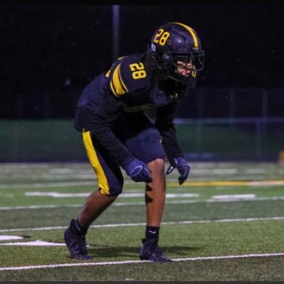 2023 • 5’11 150 🏈DB/WR #2️⃣8️⃣• Burnsville High School🔥 • @dwolfstokley@gmail.com • #612-286-9743