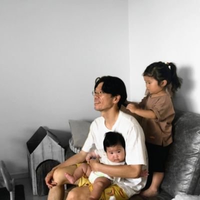 taka04_i04ka0's profile picture. 凡筆家。凡画家。本業は２児のオヤジ。
映像制作は、生きる事。
夢は、家族で世界一周旅行。