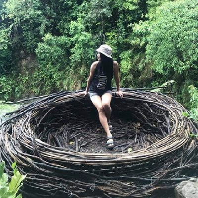 me_dei12's profile picture. keep moving forward 🖤