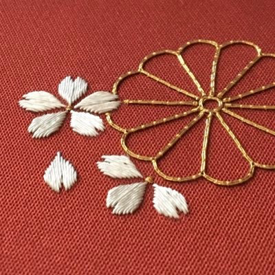 絹糸刺繍とものづくりの記録/ 最近はオートクチュール刺繍に興味津々/不定期で作品を販売していますhttps://t.co/70pF6lhO2L