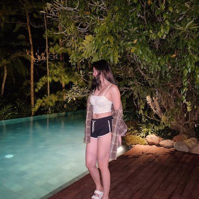 I am a very sincere and honest person, i'm caring, kind, social, smart, intelligent,passionate,friendly, romantic,and I believe in the truth and honest of love.