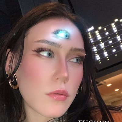 EvelynMyers33's profile picture. 𝕛  ig: ev.mccarthy