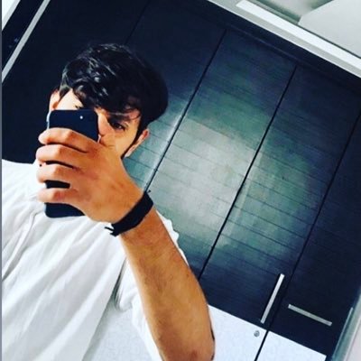 MalayDavra's profile picture. 