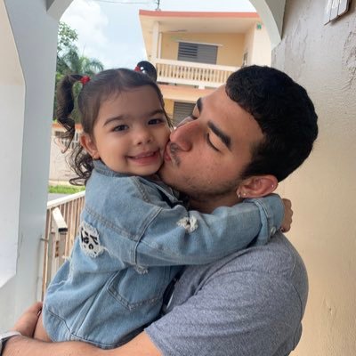 🇵🇷👨‍👩‍👧