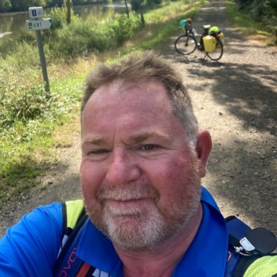 Camino friend cycling this September across France and northern Spain to Santiago for Moorfields hospital. Loves Cornwall, Dachshunds and the outdoors.