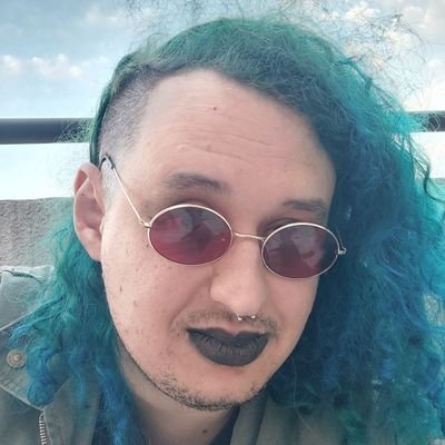 Future Big Tiddy GoTHICC Girlfriend | Twitch Streamer | Anarchist/LGBT Activist | Designer | All-around cool girl from Brazil | #ActuallyAutistic | She/Her