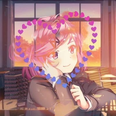 DDLC Fãs - BR - Curiosidade: muitos fãs de DDLC, com certeza já viram essa foto da Natsuki musculosa em algum lugar. Esse meme foi criado por um usuário do Twitter chamado @