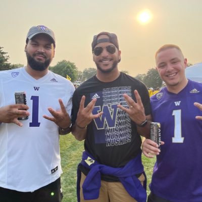 djvancourt's profile picture. UW Alum 🐺