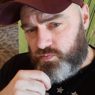 averagepoet1's profile picture. i'm a dopefish