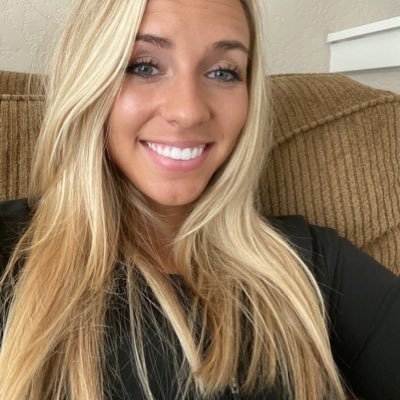 BeccaRae99's profile picture. dmb fanatic, dog mom🐶, coffee  connoisseur, Licensed Clinical Social Worker & nap enthusiast