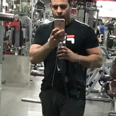 وإني لأهوى النومَ في غير حينهِ لعلَ لقاءً في المنامِ يكونُ