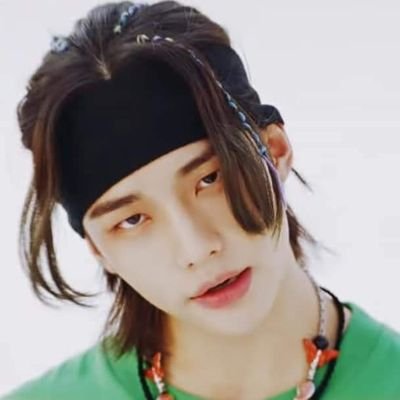 bestchanistaa's profile picture. bts paved the way 
skz 4th gen leaders
