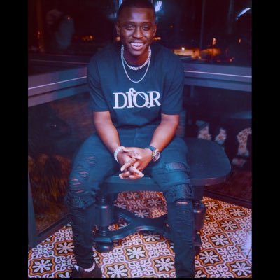 MoussaIziLiife's profile picture. Fait moi souffrir pour que jme souvienne... 🏴‍☠️🇸🇳 INSTA / SNAP :Moussaizer